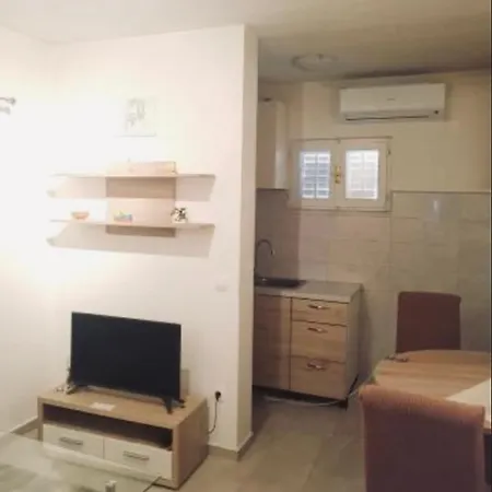 Apartmani Veronika Sukosan Exterior photo
