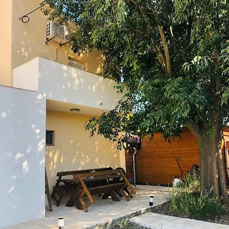 Apartmani Veronika Sukosan Exterior photo