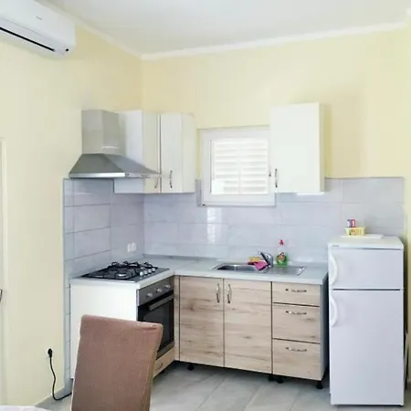 Apartmani Veronika Sukosan Exterior photo